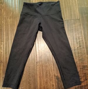 Black Lululemon Staple Crops